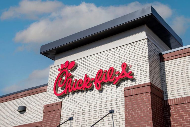 Chick-fil-A Lunch Hours And Menu (Updated 2024)