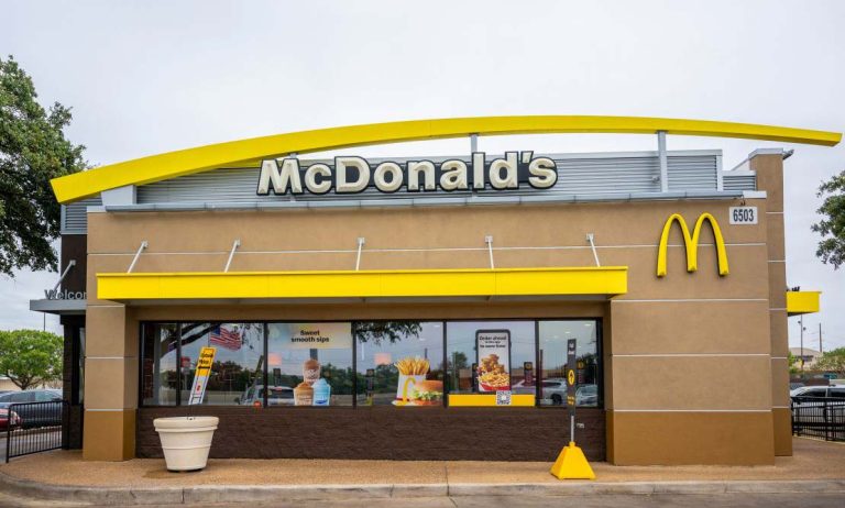 McDonald’s Breakfast Hours and Menu 2024 (Delicious Sandwiches, Combos & Sides for Sunrise Bites)