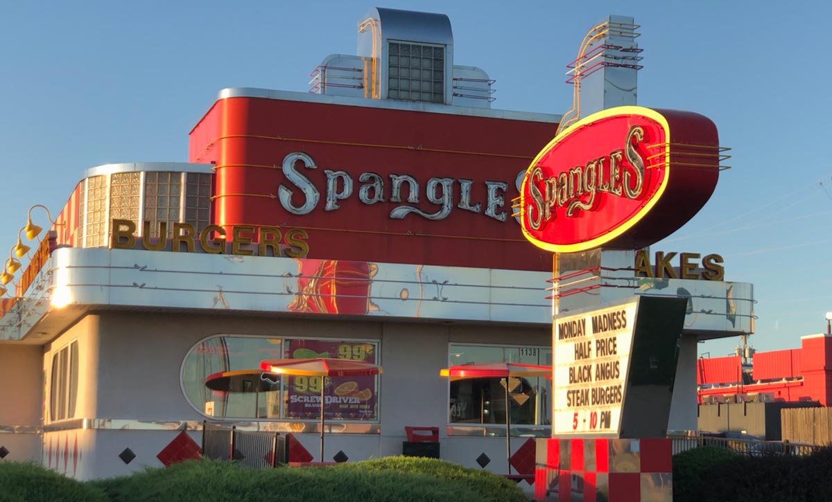 What Time Does Spangles  Start Serving Breakfast?  
