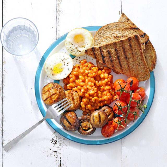 english breakfast grilled tomatoes and mushrooms