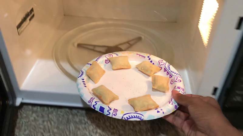 making pizza rolls crispy in microwave oven
