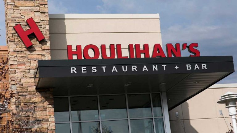 Houlihan’s Menu With Prices: Breakfast, Lunch, Dinner in 2024