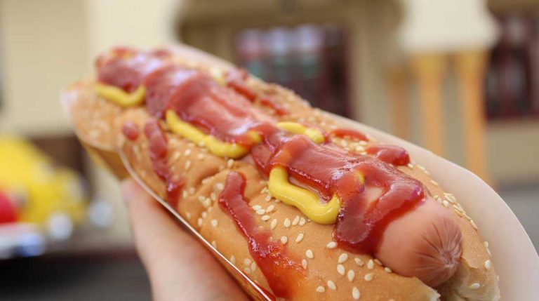 3 Simple Ways to Defrost Hot Dogs